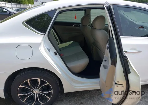 2015 Nissan Sentra S z USA, uszkodzony, nr VIN 3N1AB7AP8FY289262